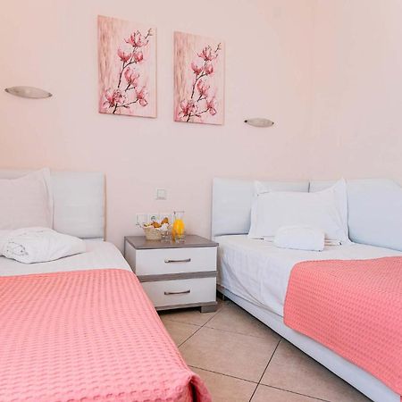 Marinis Boutique Rooms Nea Iraklitsa Buitenkant foto