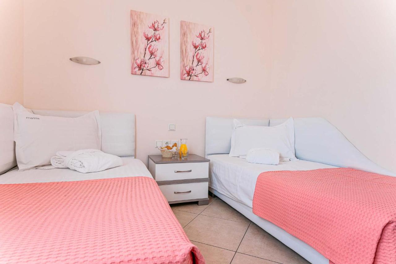 Marinis Boutique Rooms Nea Iraklitsa Buitenkant foto