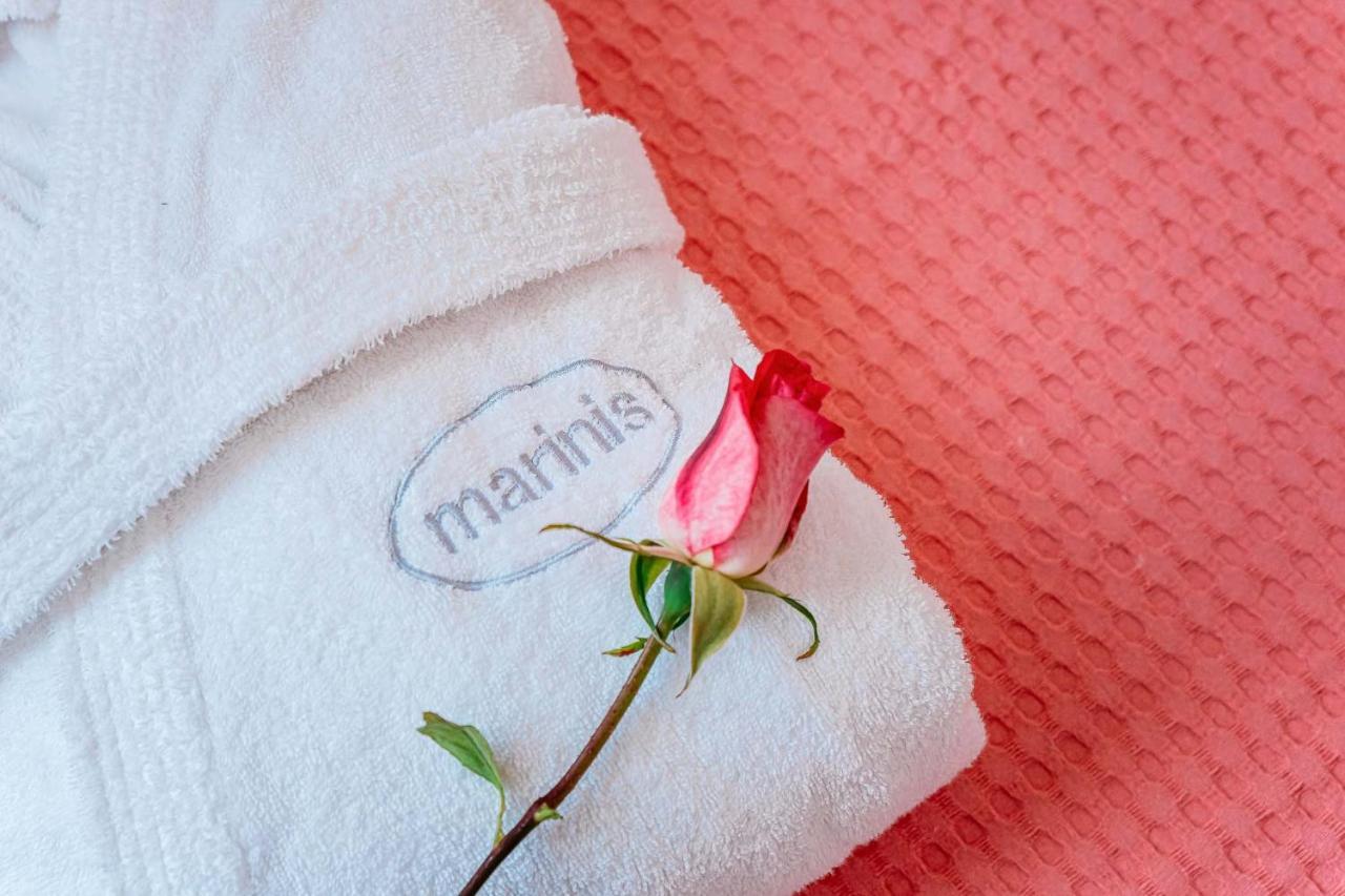 Marinis Boutique Rooms Nea Iraklitsa Buitenkant foto