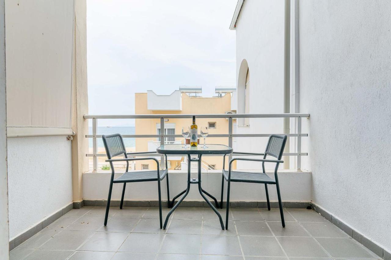 Marinis Boutique Rooms Nea Iraklitsa Buitenkant foto