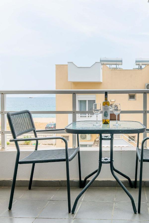 Marinis Boutique Rooms Nea Iraklitsa Buitenkant foto