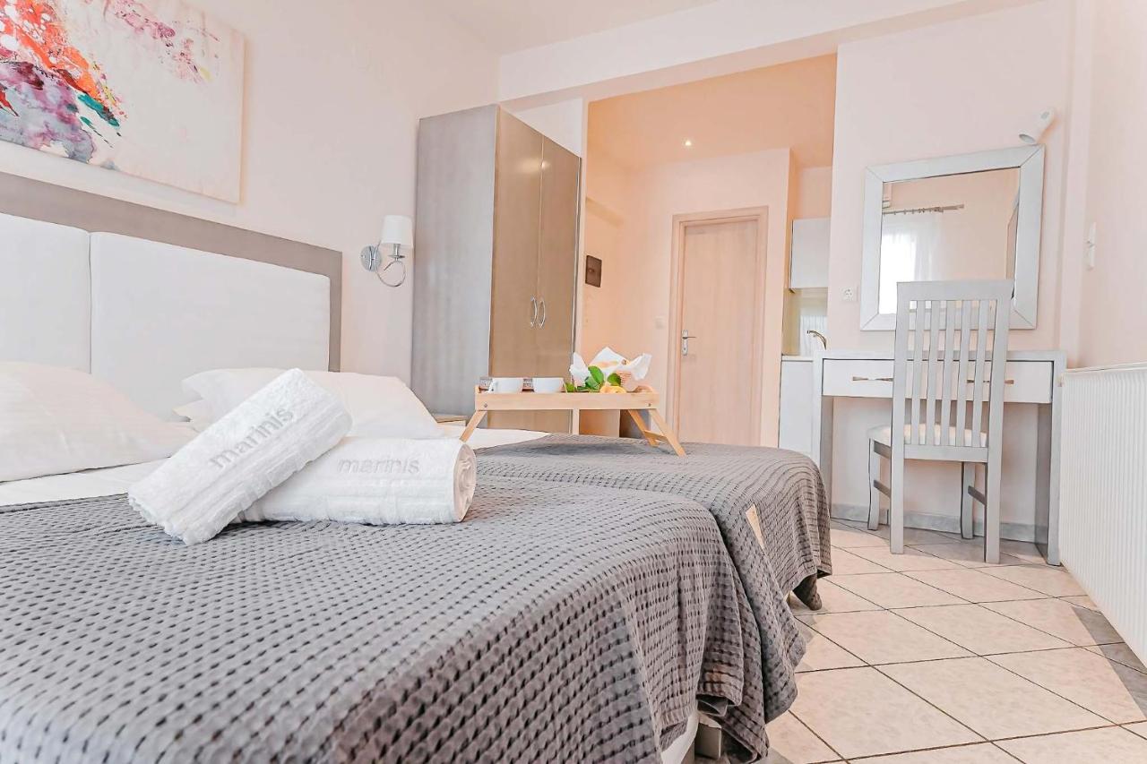 Marinis Boutique Rooms Nea Iraklitsa Buitenkant foto