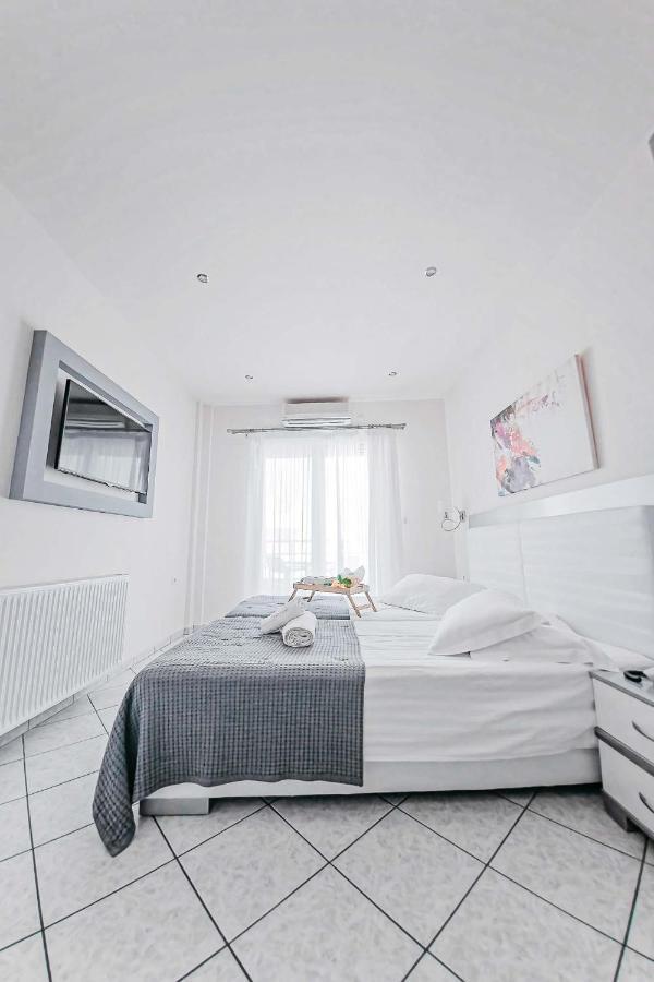 Marinis Boutique Rooms Nea Iraklitsa Buitenkant foto