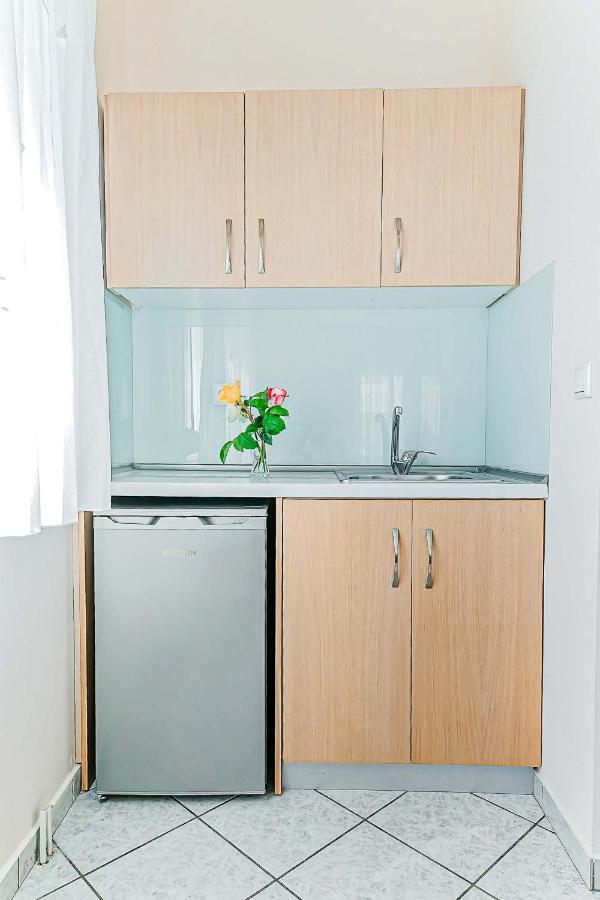 Marinis Boutique Rooms Nea Iraklitsa Buitenkant foto