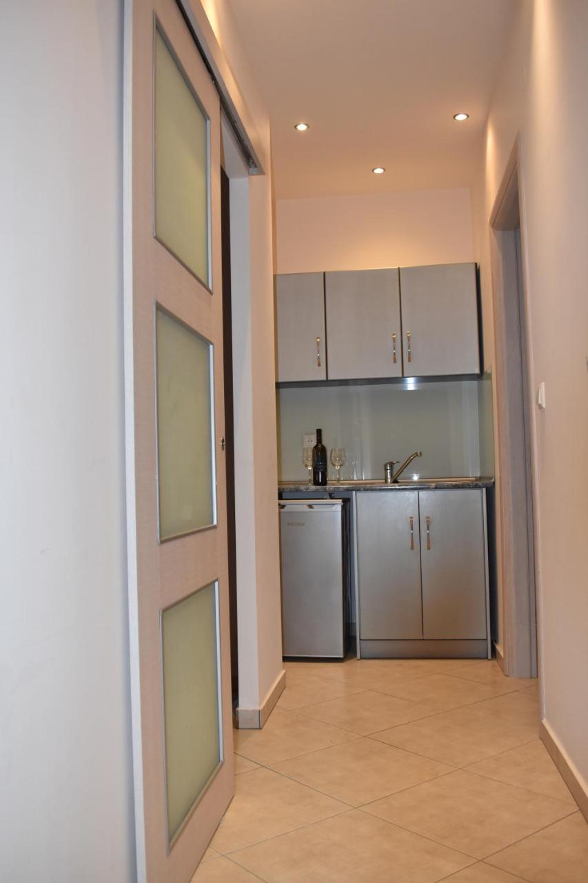 Marinis Boutique Rooms Nea Iraklitsa Buitenkant foto