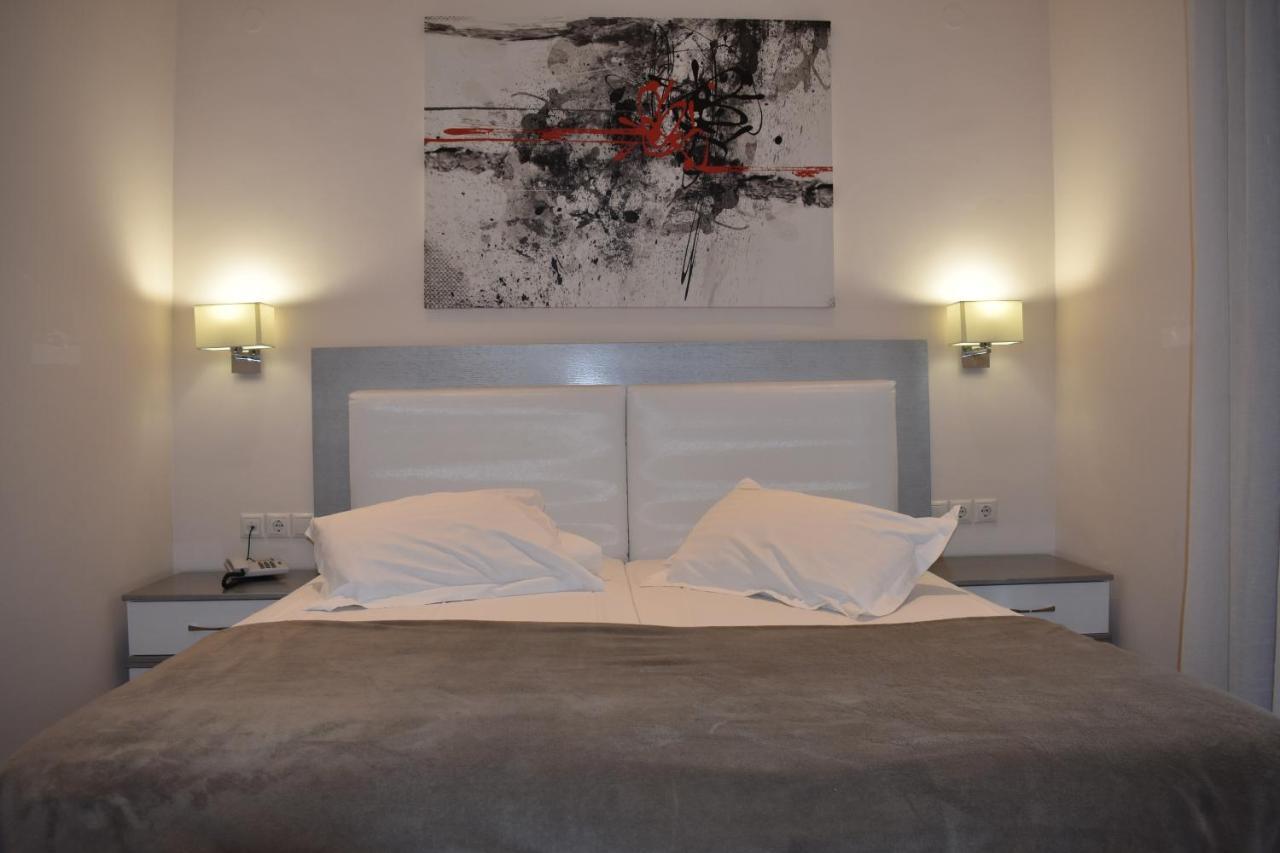 Marinis Boutique Rooms Nea Iraklitsa Buitenkant foto