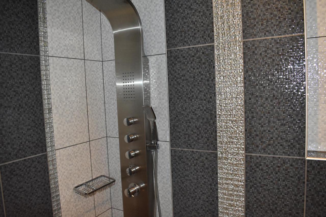 Marinis Boutique Rooms Nea Iraklitsa Buitenkant foto